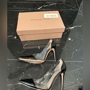 Gianvito Rossi
black and transparent plexi 105 PVC pumps
Size 38.5
Size 37.5